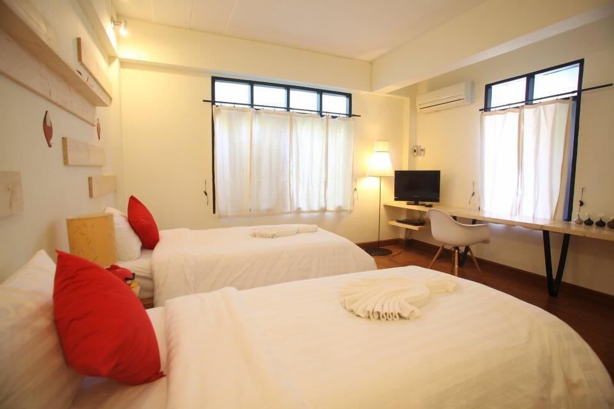 Early Bird Bed & Breakfast (Adults Only) Chiang Mai Ngoại thất bức ảnh