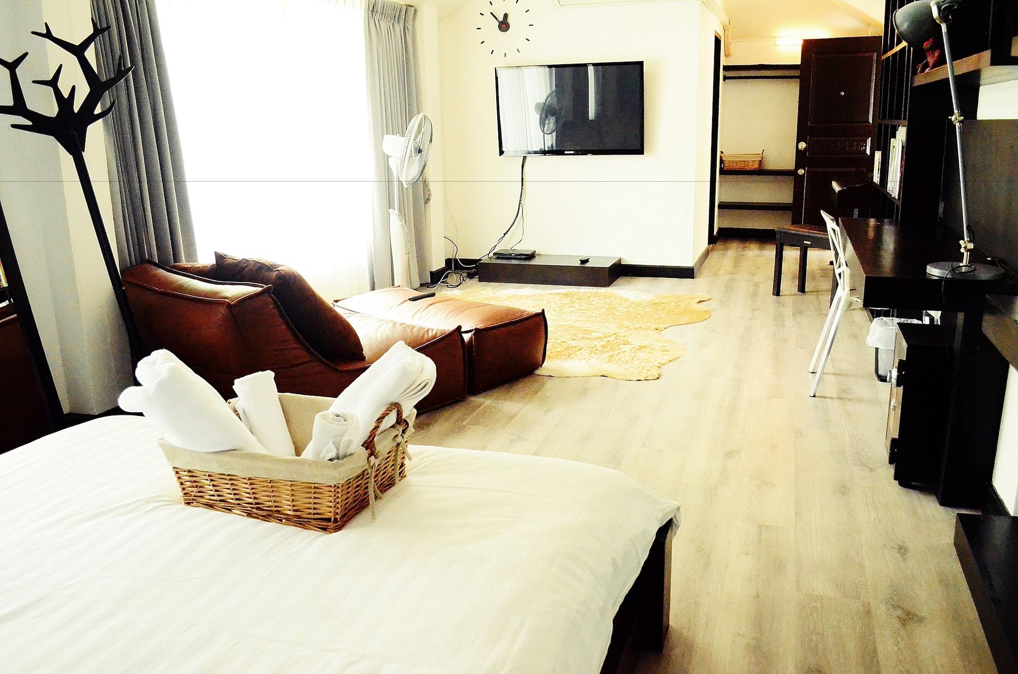 Early Bird Bed & Breakfast (Adults Only) Chiang Mai Ngoại thất bức ảnh