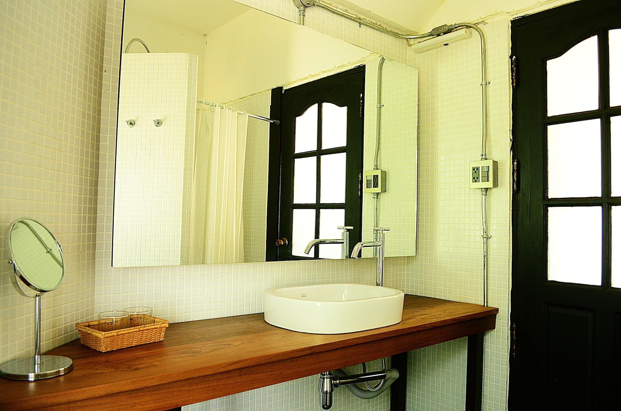 Early Bird Bed & Breakfast (Adults Only) Chiang Mai Ngoại thất bức ảnh