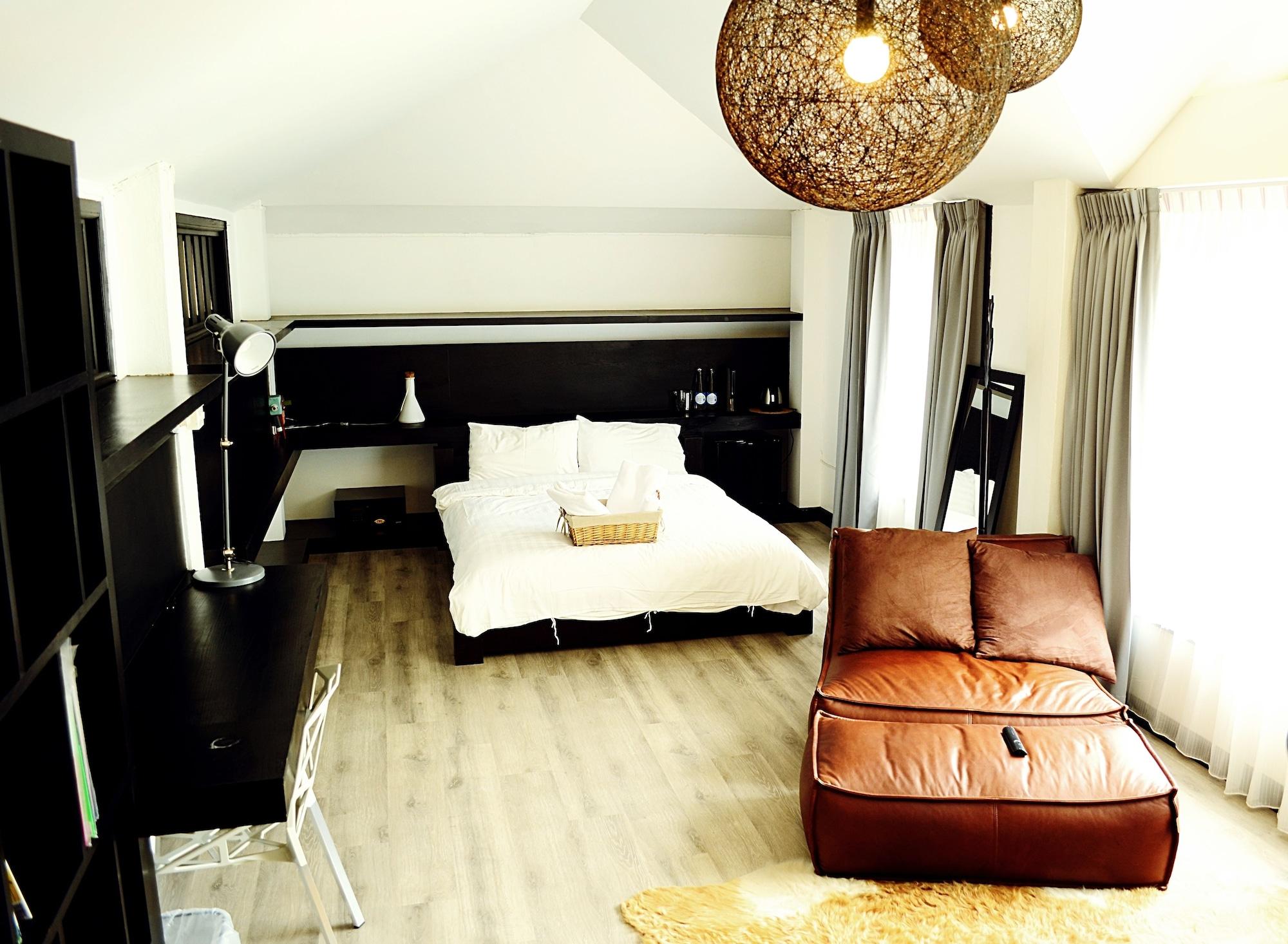 Early Bird Bed & Breakfast (Adults Only) Chiang Mai Ngoại thất bức ảnh