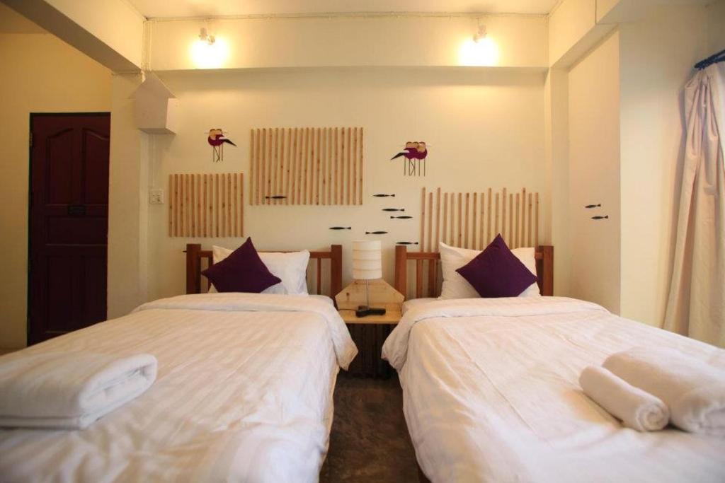 Early Bird Bed & Breakfast (Adults Only) Chiang Mai Phòng bức ảnh