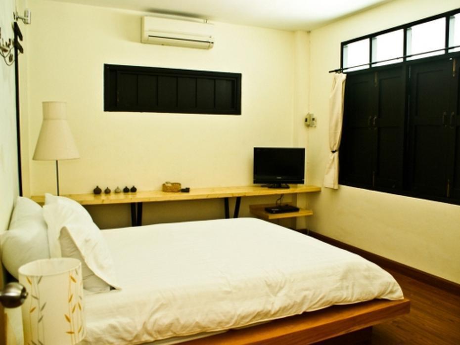 Early Bird Bed & Breakfast (Adults Only) Chiang Mai Ngoại thất bức ảnh