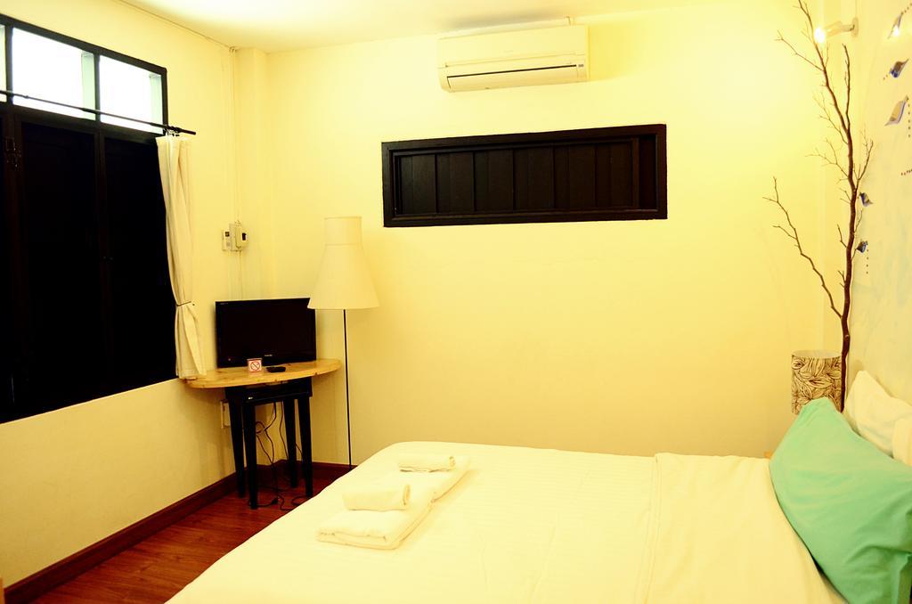 Early Bird Bed & Breakfast (Adults Only) Chiang Mai Ngoại thất bức ảnh